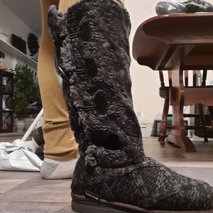 NWT Mukluk sweater boots